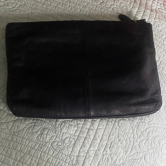Brenalini Chic Navy Leather Clutch - Picture 4 of 5